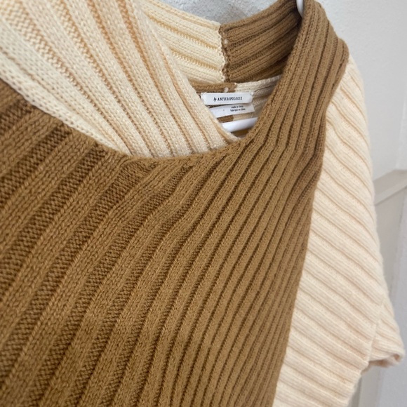 By Anthropologie Brown and Cream V-Neck Wrap Sweater with Ribbed Texture Size M - Picture 6 of 11